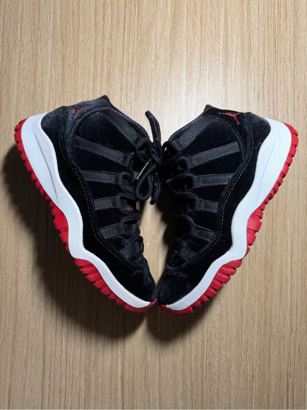 Air Jordan 11 Retro Preschool (PS) "Bred Velvet".